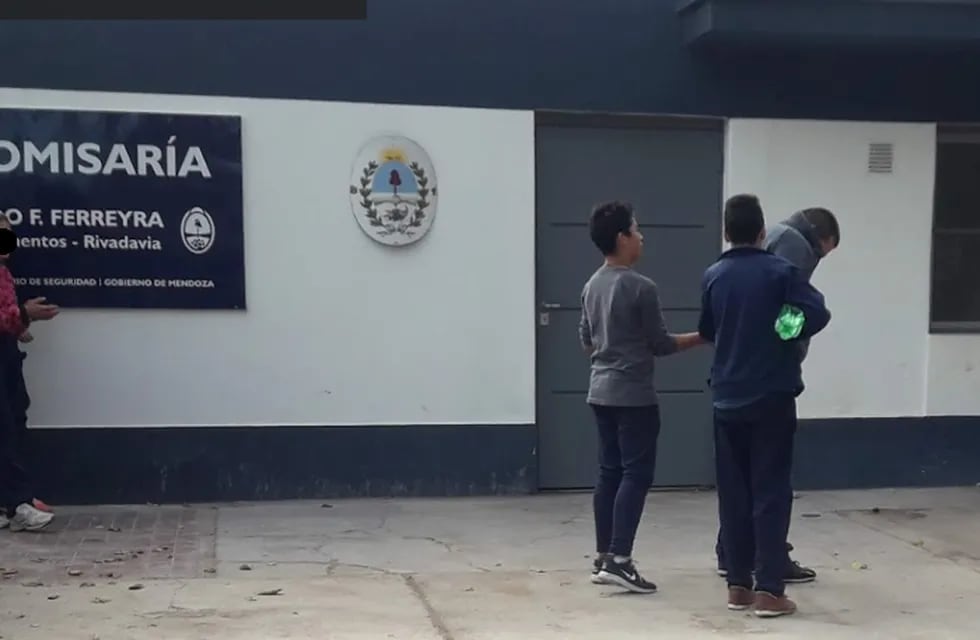 Luego del asalto a un policía y toda su familia en su casa se dio intervención la Subcomisaría Ferreyra, de Rivadavia. Foto: Captura internet.