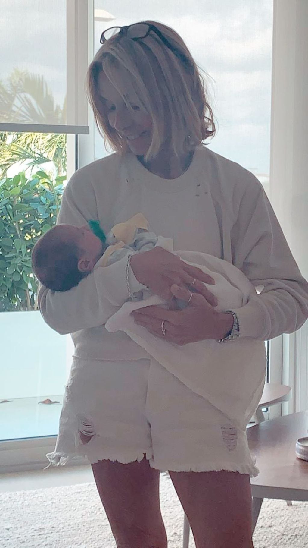 Graciela Papini compartió una foto con su nieto Felix en brazos.