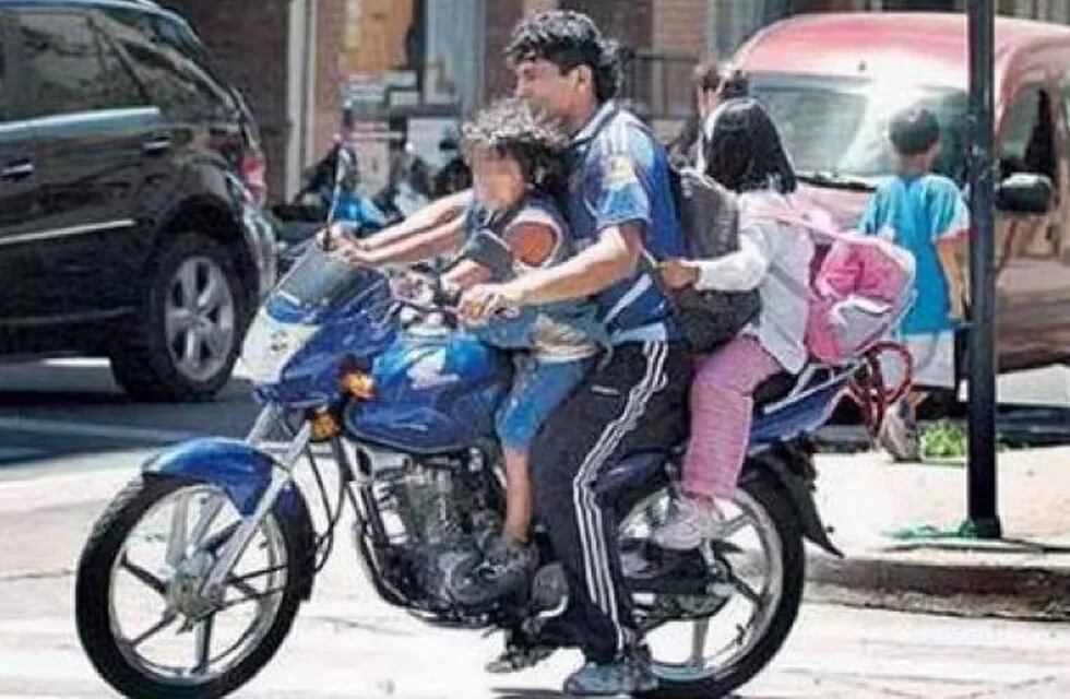 Se usa más alcohol que casco para manejar motos