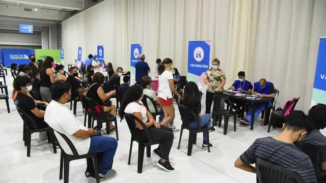 Abrieron nuevo mega vacunatorio en el Portal Rosario