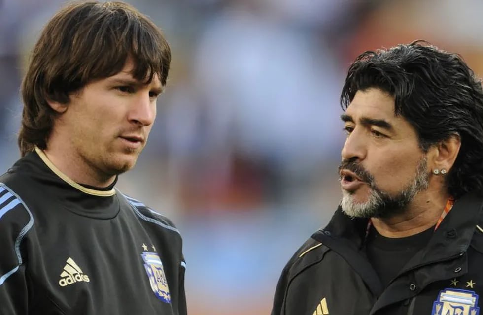 Lionel Messi y Diego Maradona, juntos en la Selección Argentina.