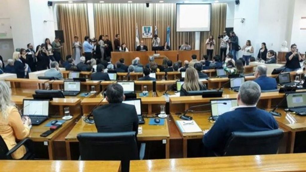 Concejo Deliberante durante la sesión extraordinaria (web).