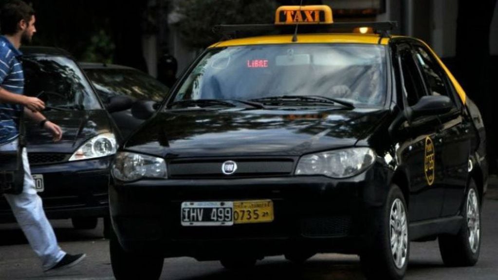 El Concejo aprobó la suba de taxis que dejó la bajada de bandera en $52