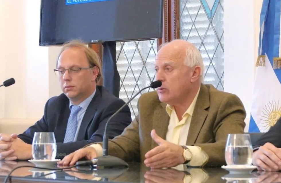 Gonzalo Saglione y Miguel Lifschitz convocaron a una conferencia junto al fiscal de Estado, Pablo Saccone. (@gobsantafe)