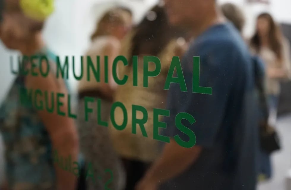 Liceo Municipal "Miguel Flores"