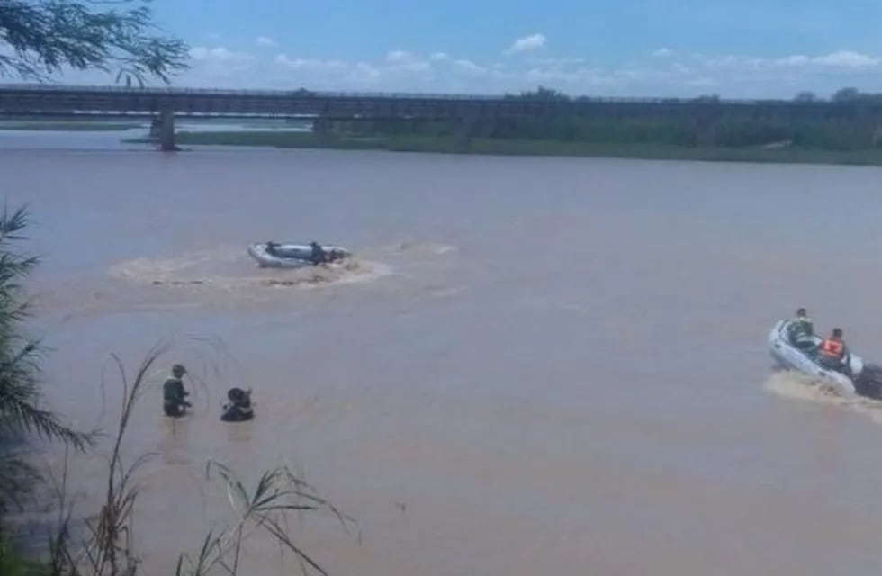 Rastrillaje de la División Lacustre y Fluvial Bermejo y Tunal (Policía de Salta)
