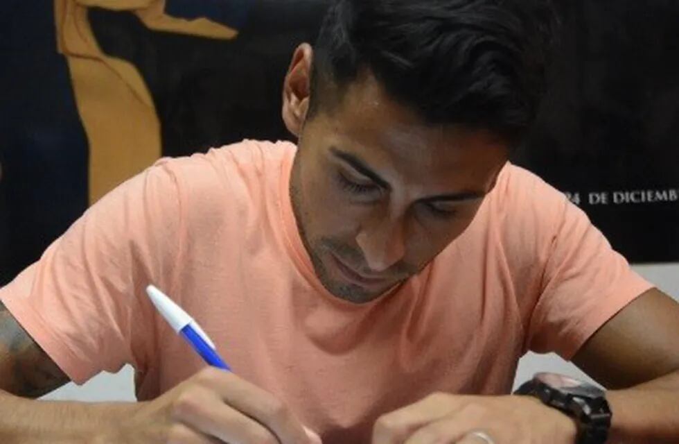 Carrizo firmó el contrato con Central