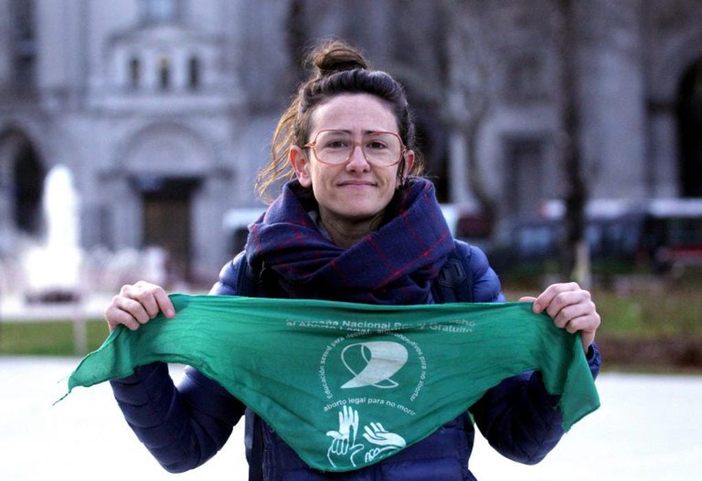 El pañuelo verde, símbolo de la lucha por la legalización del aborto en nuestro país (EFE).