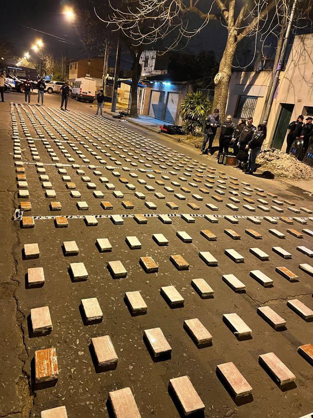 Secuestraron más de 1.500 kilos de cocaína escondidos en un galpón de Rosario.