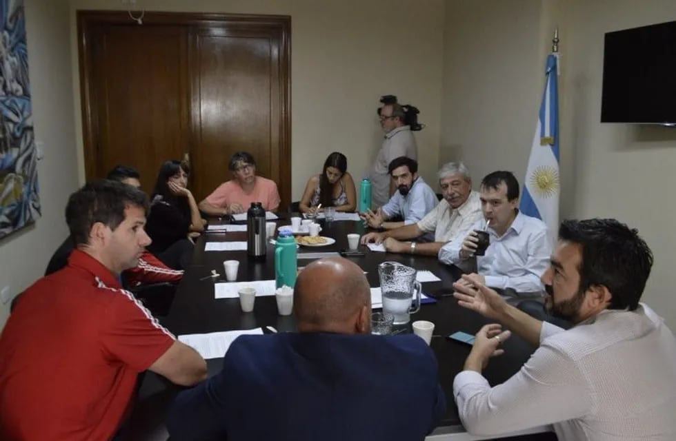 Mesa de trabajo con responsables de NOB, Rosario Central, Central Córdoba y Argentino de Rosario.