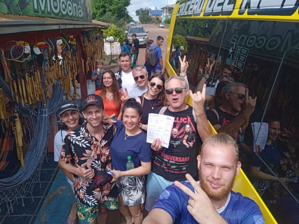 Turistas ya disfrutan de la nueva línea directa de colectivos que conecta las Cataratas del Iguazú con los Saltos del Moconá