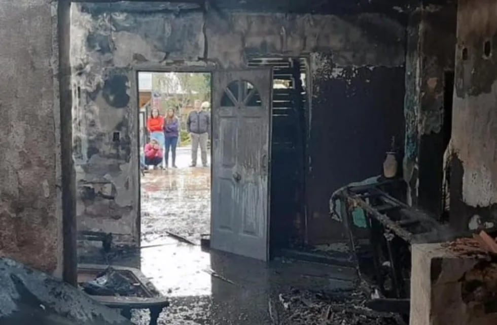 Un incendio afectó a tres viviendas en Capioví