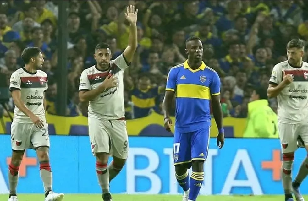 Wanchope Ábila le convirtió un gol a Boca y no lo festejó. El jueves, Colón recibe a Talleres (La Voz).