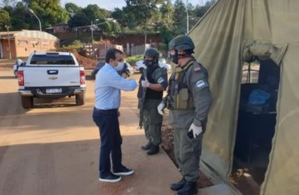 Oscar Herrera Ahuad en la frontera con Brasil cuyo desborde de casos de coronavirus presiona sobre Misiones este 12 de Junio 2020.
