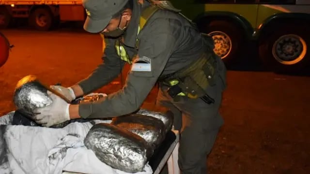 Partió de Puerto Iguazú con seis kilogramos de marihuana en su valija