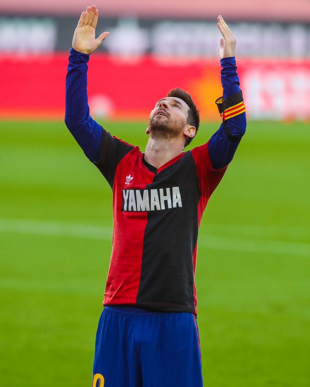 Luego de convertir un gol, el capitán de la Selección Argentina emocionó a todos con su gesto. Foto: @barcelona.
