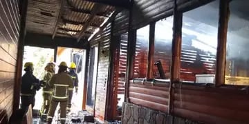 Bomberos Voluntarios de Iguazú lograron salvar una vivienda