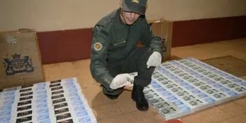 Incautan casi 2 kilogramos de cocaína y cigarrillos de contrabando en Puerto Iguazú