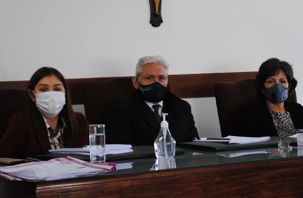 El Tribunal en lo Criminal n.° 1 de Jujuy integrado por Felicia Barrios, Luciano Yapura y María Alejandra Tolaba, que dictó sentencia en el caso de abuso producido en Abra Pampa.