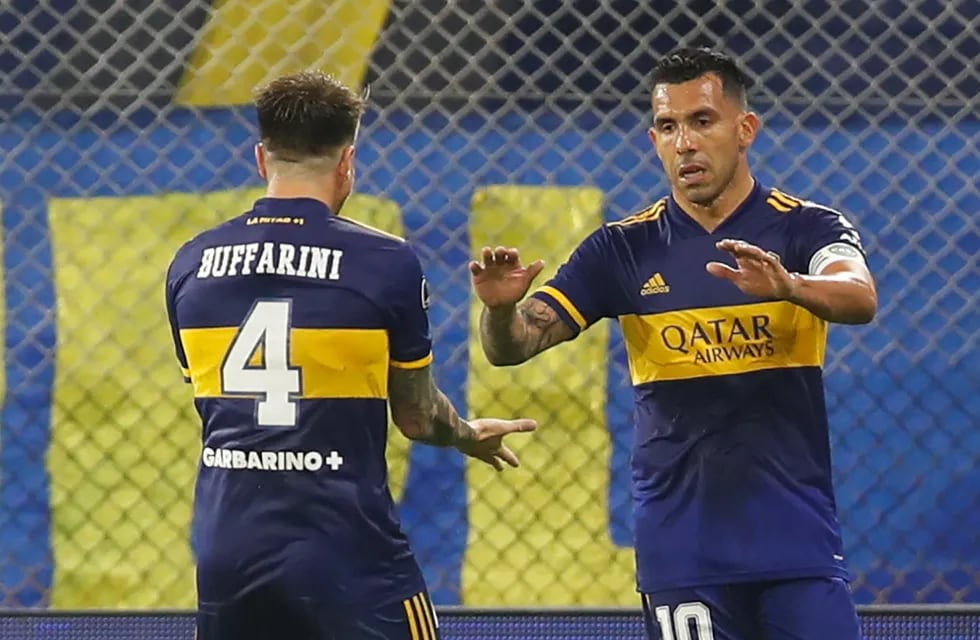 Julio Buffarini y Carlos Tevez se fueron de Boca como jugadores libres.