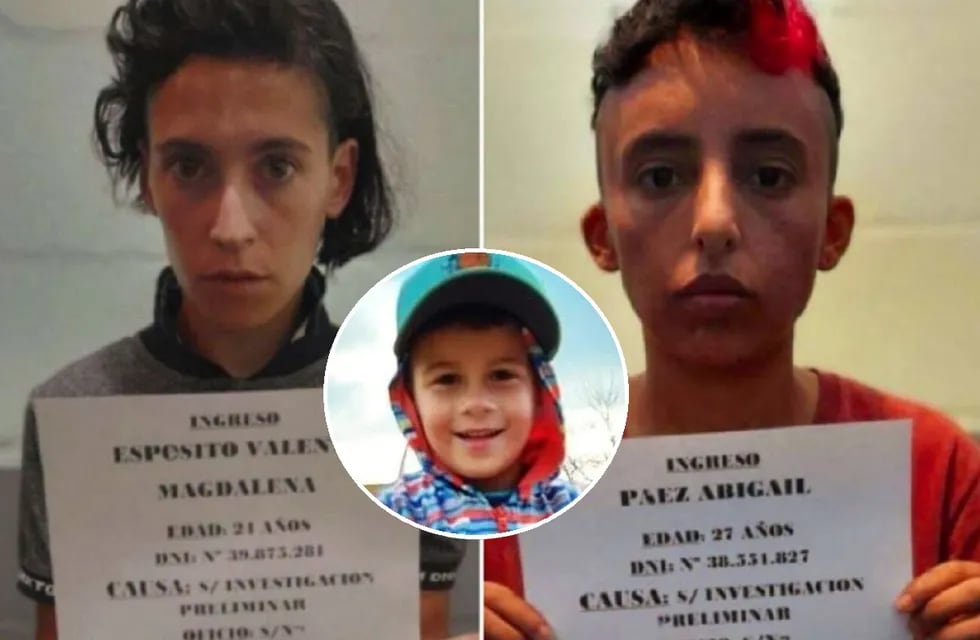 La foto de la detención de la madre de Lucio Dupuy y su novia, acusadas por el crimen del nene de 5 años. Foto Los Andes.