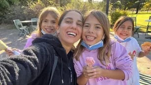 Cinthia Fernández y sus hijas