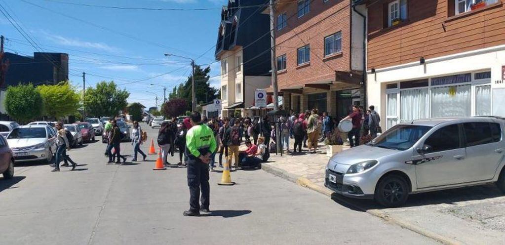 Docentes y alumnos de Bariloche se quejaron por las amenazas de bomba (web).