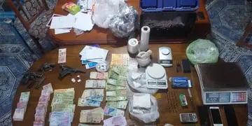 Allanaron dos viviendas de narcotraficantes en Maipú