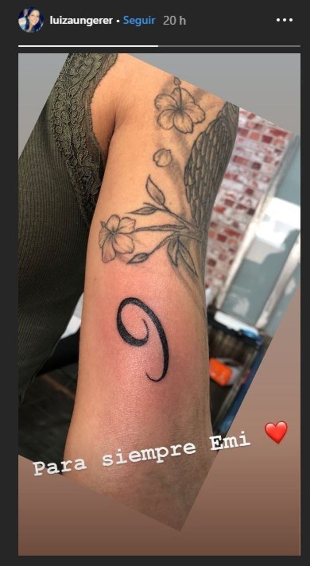 La brasileña Luiza Ungerer se hizo un tatuaje en memoria de Emiliano Sala, su pareja. Fotos: Instagram/luizaungerer