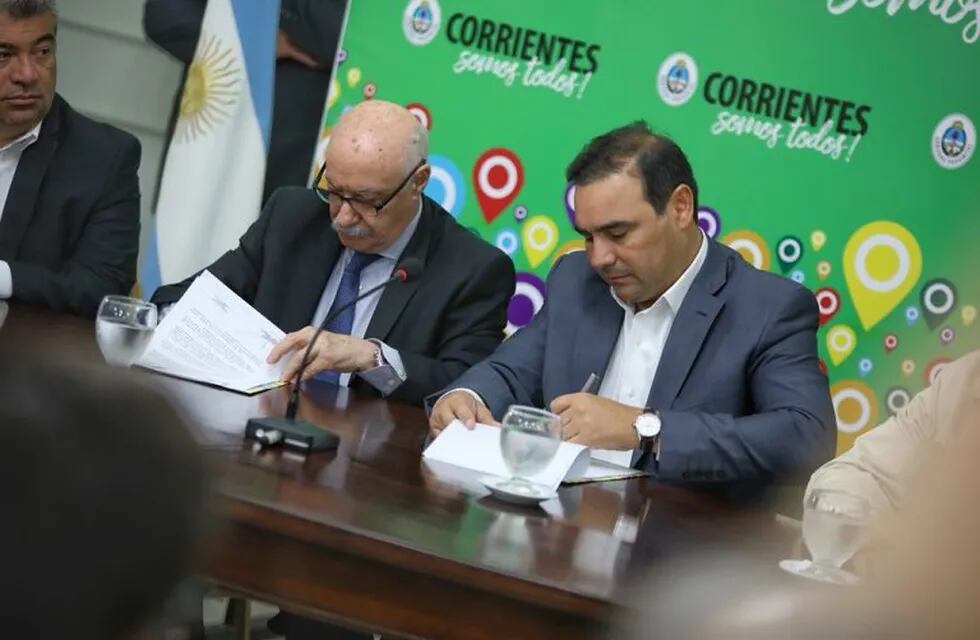 El gobernador firmó el convenio con el CFI en el que ingresará $70 millones a la provincia con tasas bajas.