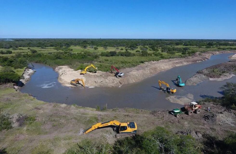 Obras en el Arroyo Barrancas en Corrientes.
