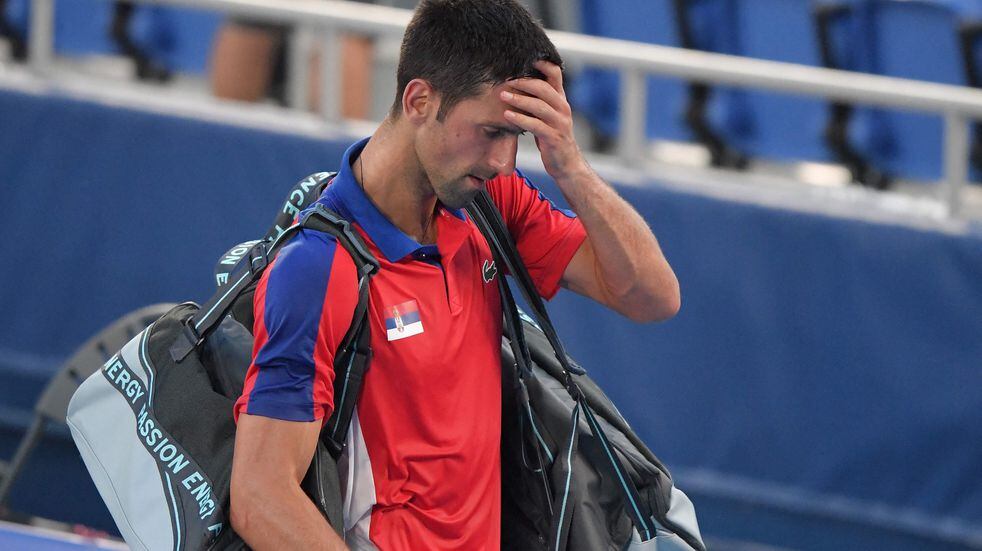 Novak Djokovic podría quedar fuera del próximo Australian Open por no tener su certificado de vacunación.