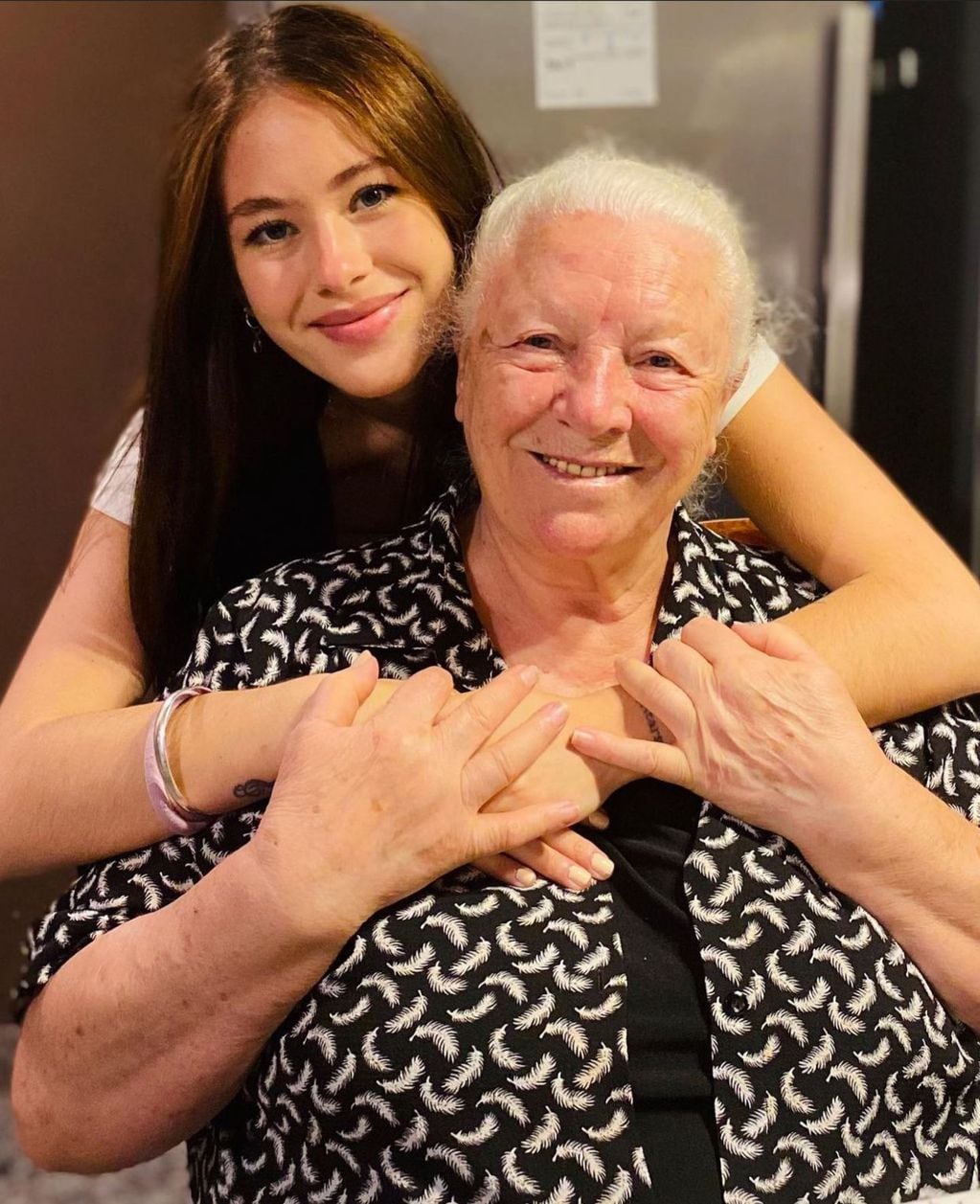 Cecilia con su abuela, su inspiración.