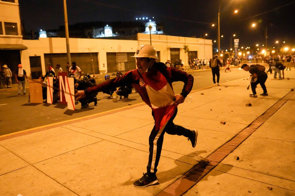 Las protestas de este viernes en Perú (AP).