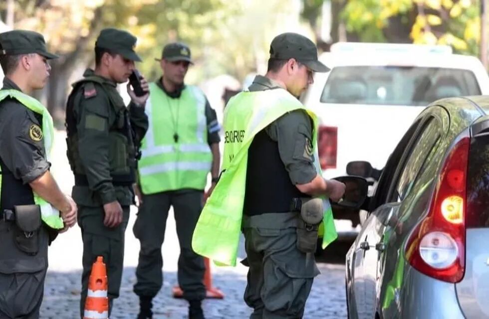 Gendarmería no radiará más vehículos por no tener papeles en Valle Fértil. Diario Huarpe.