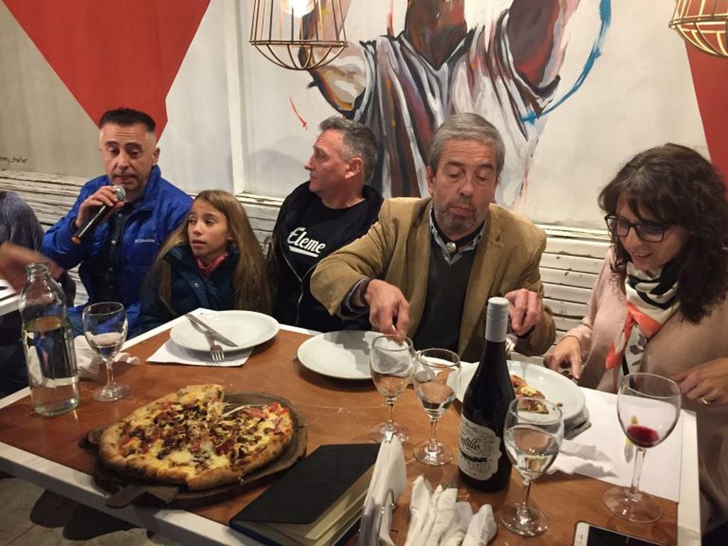 Campeonato de pizza de periodistas.