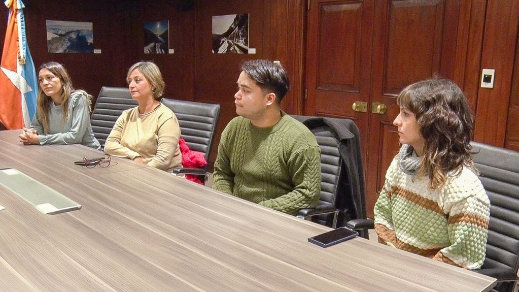 Ignacio Aguilar se reunió con los funcionarios de Casa de Tierra del Fuego en Capital Federal.
