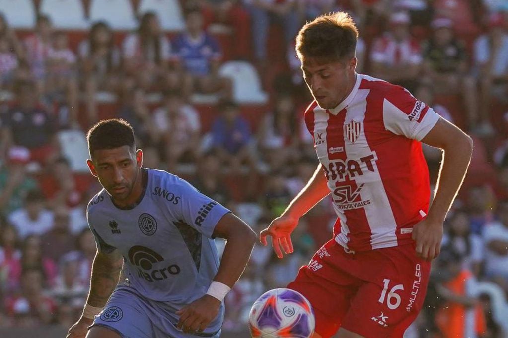 Matías García anotó un gol olímpico para Belgrano (Prensa Unión)