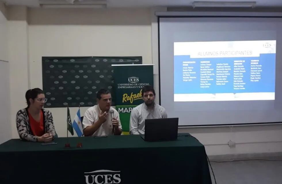 Germán Burcher, secretario académico de UCES; Evelyn Olivero jefa de trabajos prácticos y Mauro Aimar, profesor. (web)