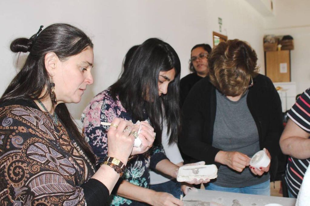 Tolhuin: importante participación en el taller intensivo de cerámica artística y artesanal