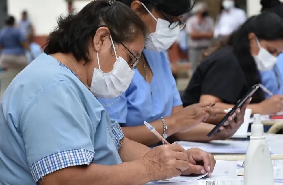 Las autoridades sanitarias exhortan a la comunidad observar las medidas de autocuidado y la responsabilidad social para revertir la situación epidemiológica.