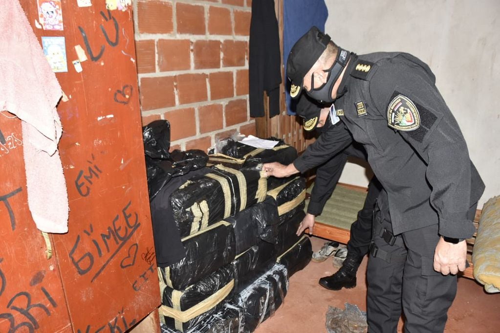 Golpe al narcotráfico: incautaron 372 kilogramos de marihuana en Miguel Lanús. Policía de Misiones