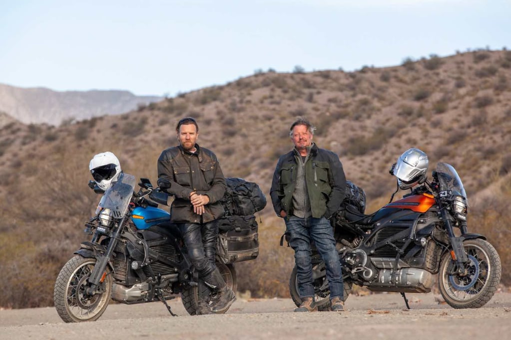 El actor Ewan McGregor y el presentador Charley Boorman viajando por Latinoamérica.