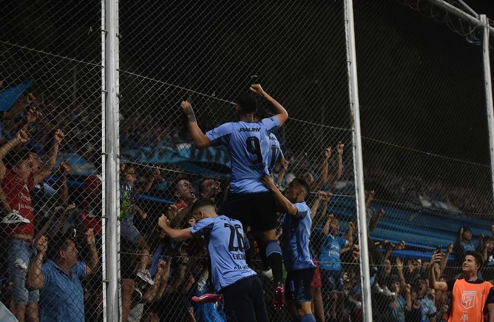 Belgrano vivió una noche memorable ante Boca, a puro festejo.