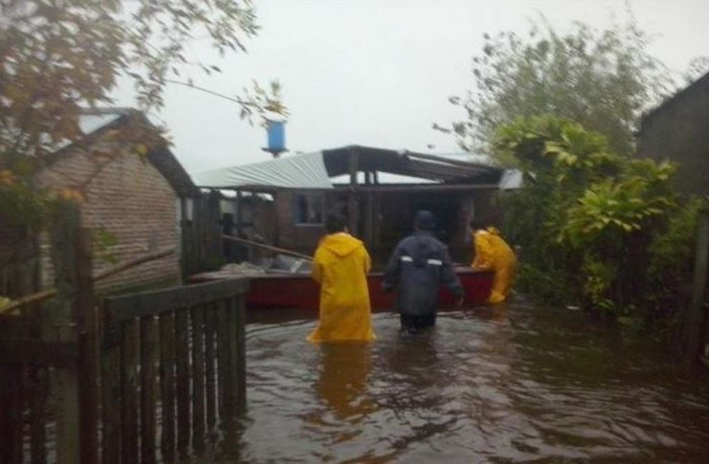 Más de 100 evacuados por el desborde del río Santa Lucía. (Foto: Norte Corrientes)