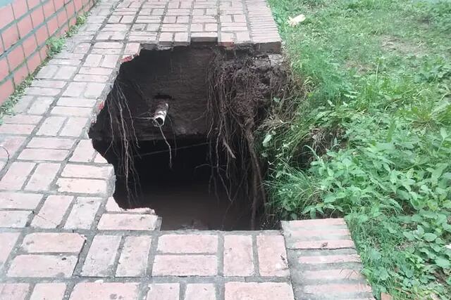 Se hundió el piso de un colegio en Salta y tres alumnas cayeron dentro