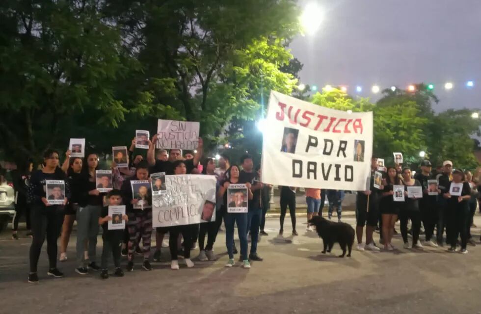 Familiares y amigos piden justicia por David Molina.