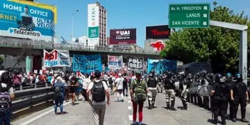 Protesta en Puente Pueyrredón