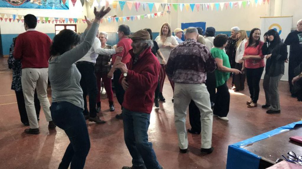 Los abuelos mayores festejando su día Tolhuin, Tierra del Fuego