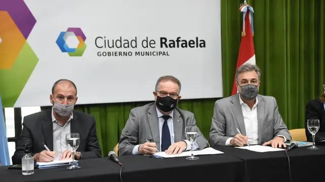 firma del Convenio entre la Municipalidad, el Ministerio de Seguridad y Atlético de Rafaela, para instalar en el autódromo la escuela de Policía